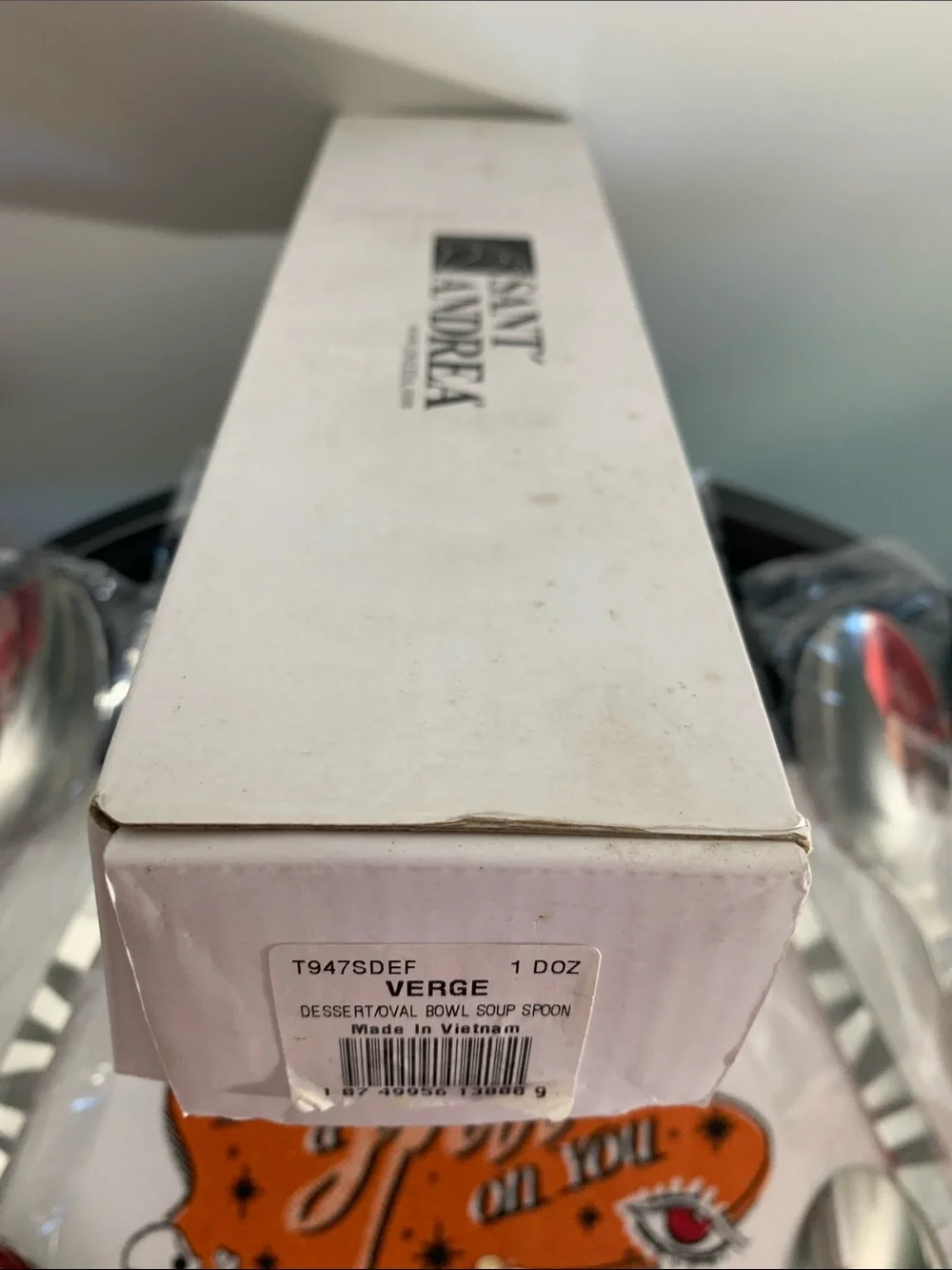Oneida Verge pattern - 1 Dozen Oval Soup Spoons RARE FIND NWT